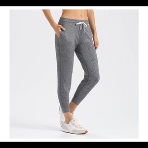 Vuori Performance Jogger Medium Heather Grey